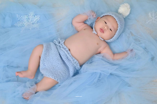 绍兴宝宝眼睛肿是什么原因